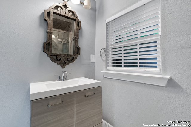 Image 15 of 19 For 527 Fulton Ave  3