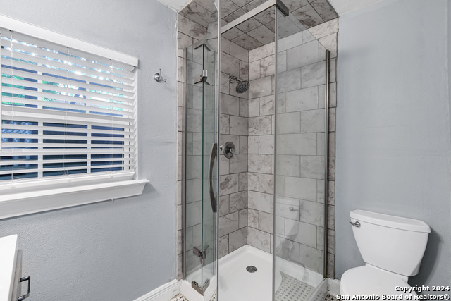 Image 16 of 19 For 527 Fulton Ave  3