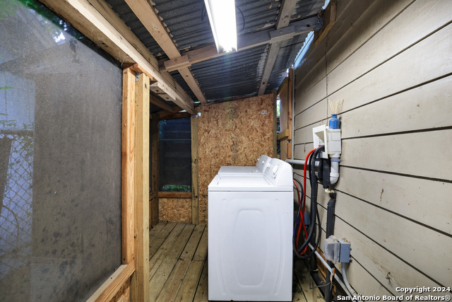 Image 18 of 19 For 527 Fulton Ave  3
