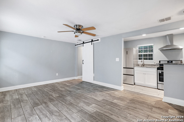 Image 3 of 19 For 527 Fulton Ave  3