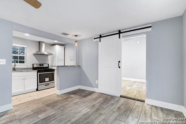 Image 8 of 19 For 527 Fulton Ave  3
