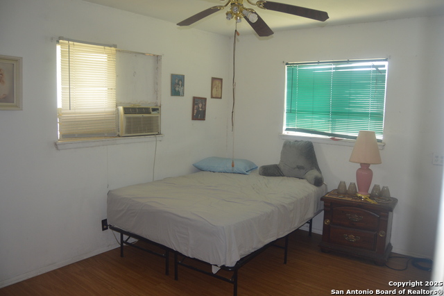 Image 7 of 13 For 15100 Norvell