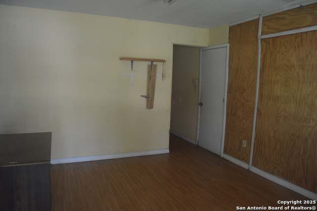 Image 9 of 13 For 15100 Norvell