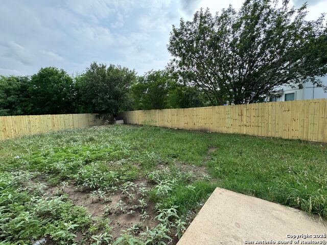 Listing photo id 9 for 6815 Cougar Cove