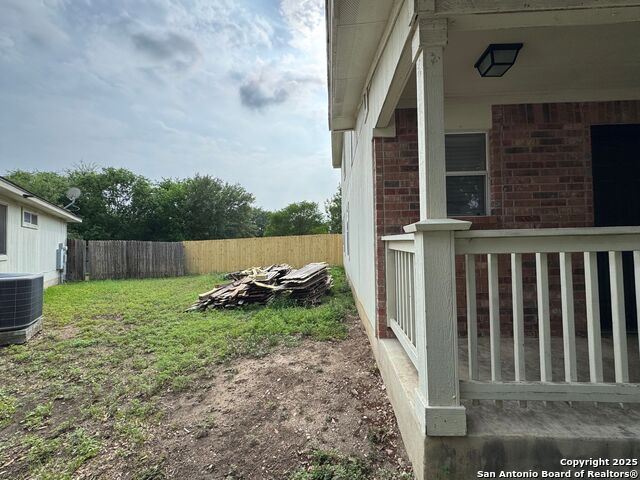 Listing photo id 0 for 6815 Cougar Cove