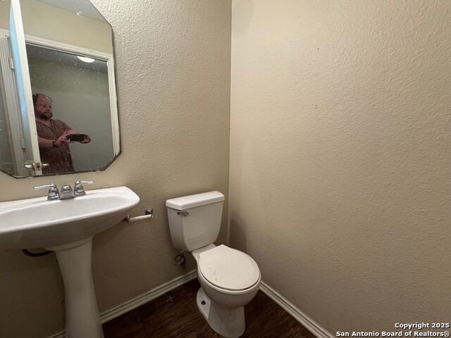 Listing photo id 1 for 6815 Cougar Cove