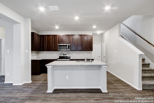 Image 10 of 29 For 15231 Comanche Gard