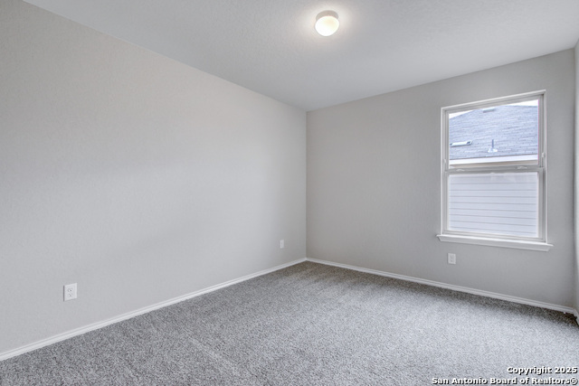Image 23 of 29 For 15231 Comanche Gard
