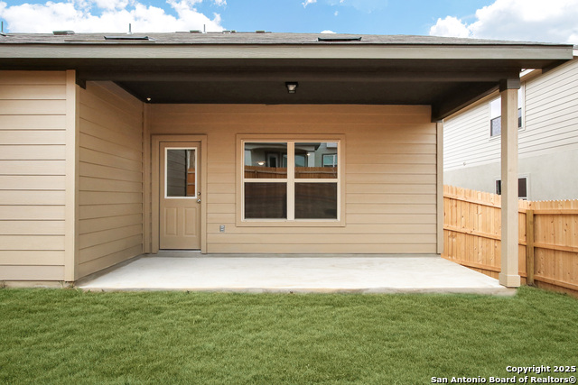 Image 26 of 29 For 15231 Comanche Gard