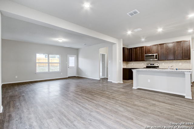 Image 6 of 29 For 15231 Comanche Gard