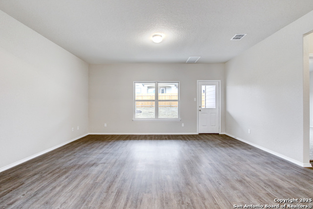 Image 7 of 29 For 15231 Comanche Gard