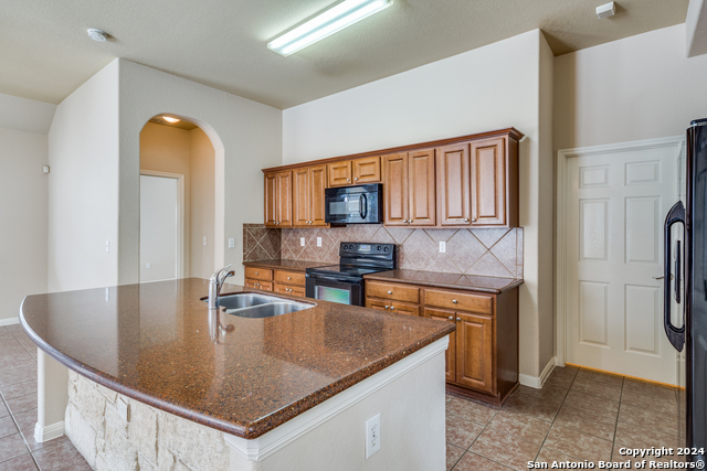 Image 14 of 41 For 10603 Catfish Ln