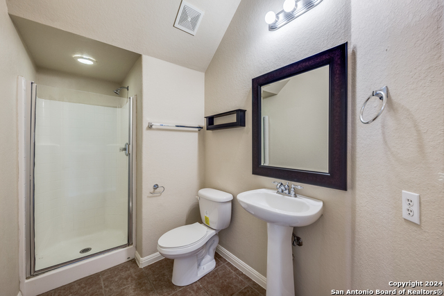 Image 17 of 41 For 10603 Catfish Ln