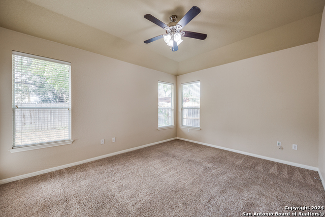 Image 18 of 41 For 10603 Catfish Ln