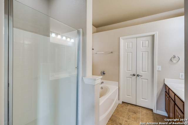 Image 21 of 41 For 10603 Catfish Ln