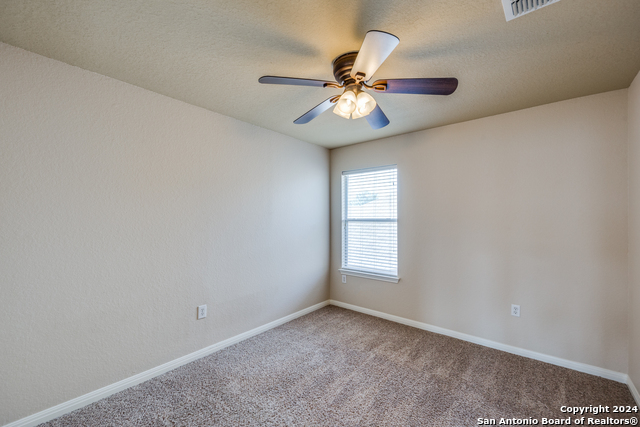 Image 31 of 41 For 10603 Catfish Ln