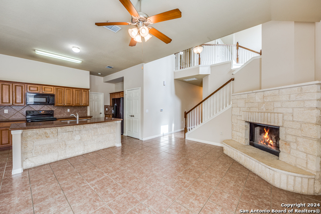 Image 8 of 41 For 10603 Catfish Ln