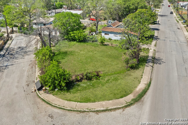 Listing photo id 0 for 105 Shiner St