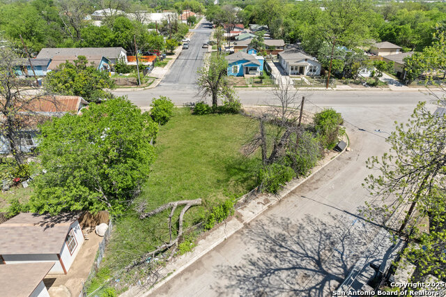 Listing photo id 4 for 105 Shiner St