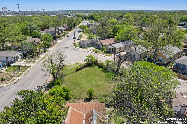 Listing photo id 5 for 105 Shiner St