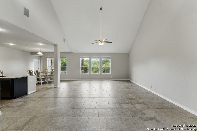 Listing photo id 10 for 14626 Costa Leon
