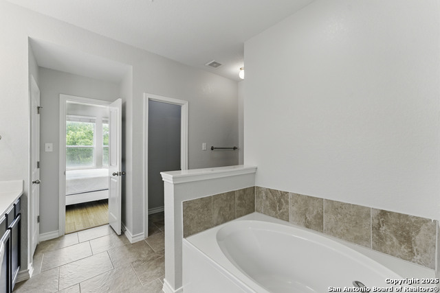 Listing photo id 14 for 14626 Costa Leon