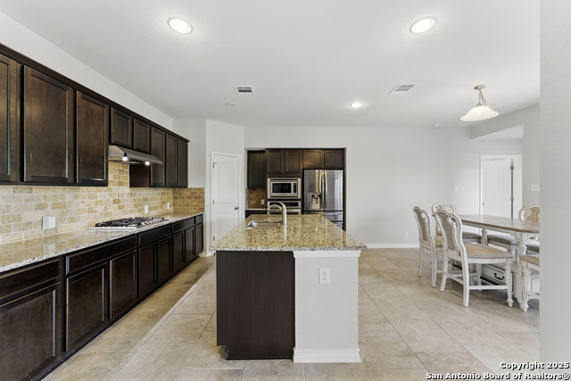 Listing photo id 3 for 14626 Costa Leon