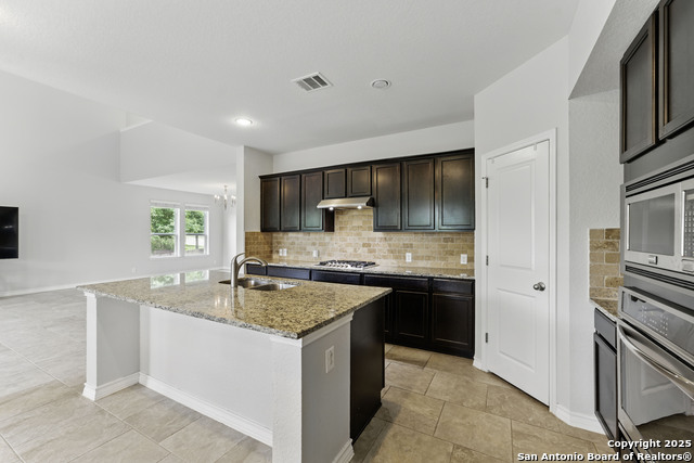 Listing photo id 4 for 14626 Costa Leon