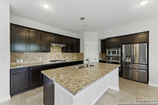 Listing photo id 5 for 14626 Costa Leon