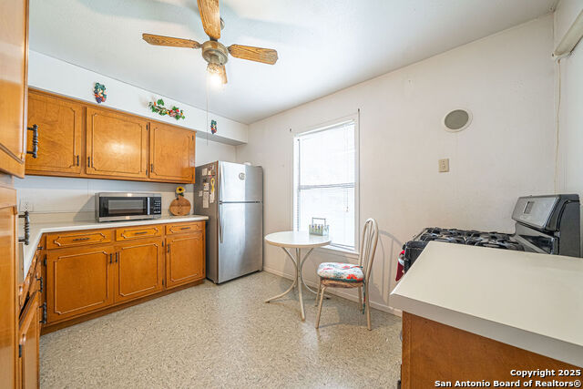 Listing photo id 18 for 6442 Buena Vista