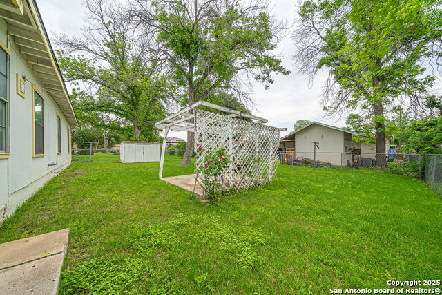 Listing photo id 22 for 6442 Buena Vista