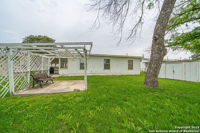 Listing photo id 24 for 6442 Buena Vista