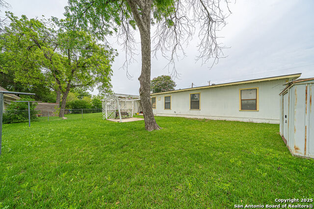 Listing photo id 26 for 6442 Buena Vista