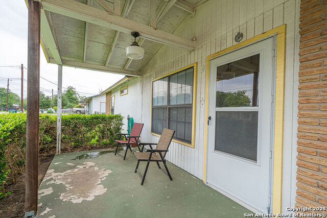 Listing photo id 4 for 6442 Buena Vista