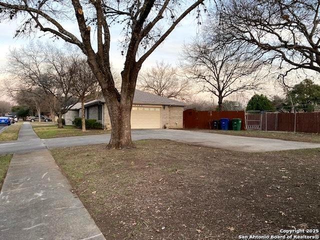 Listing photo id 8 for 4102 Greco Dr