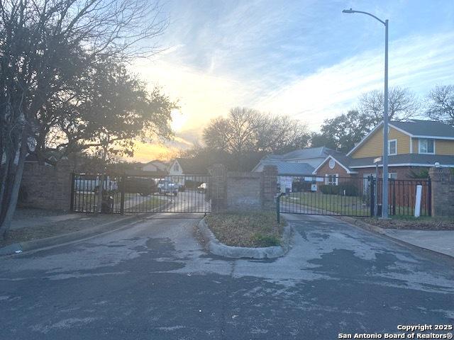 Listing photo id 34 for 4102 Greco Dr
