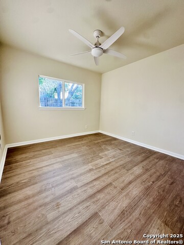 Listing photo id 8 for 13243 Larkfield