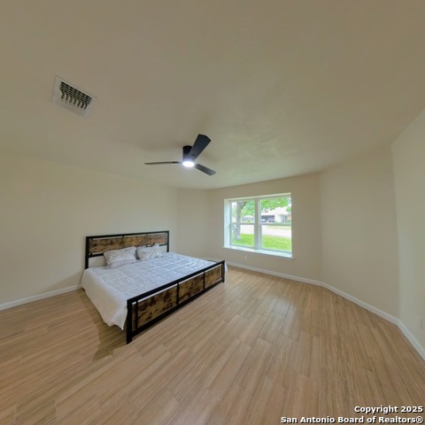 Listing photo id 12 for 13243 Larkfield