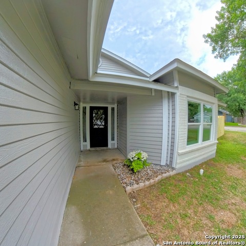Listing photo id 1 for 13243 Larkfield