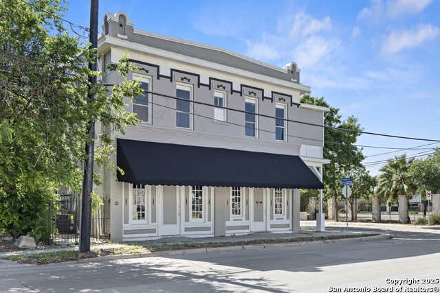 Listing photo id 0 for 2024 S Flores