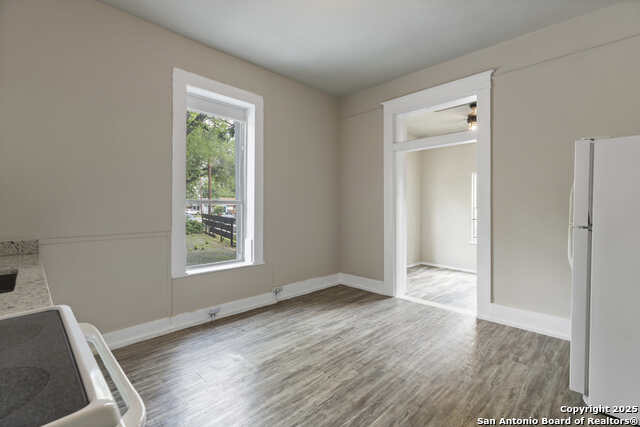 Listing photo id 22 for 2024 S Flores