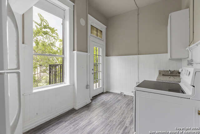 Listing photo id 38 for 2024 S Flores