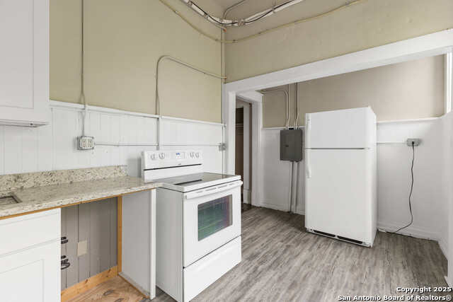 Listing photo id 39 for 2024 S Flores