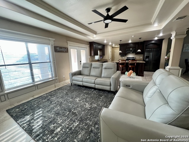 Listing photo id 10 for 505 N 13th Ave