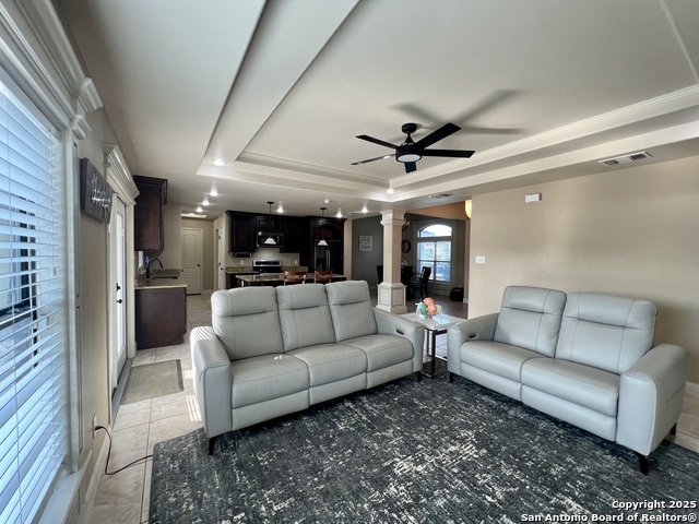 Listing photo id 11 for 505 N 13th Ave