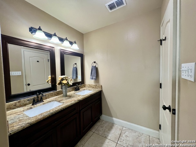 Listing photo id 20 for 505 N 13th Ave