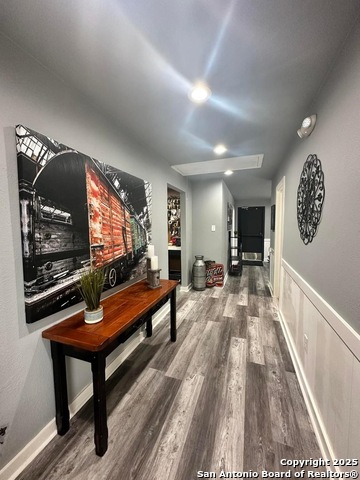 Listing photo id 4 for 212 Rosewood