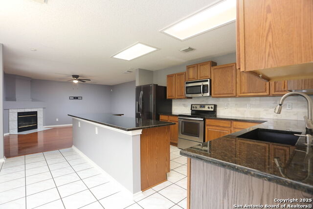 Image 11 of 33 For 2558 Ashley Oak Dr