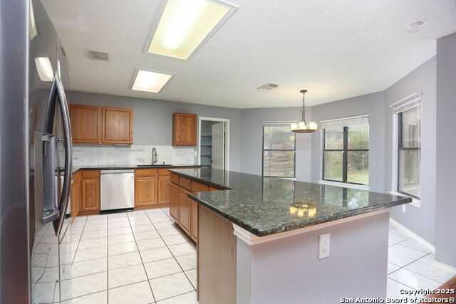 Image 13 of 33 For 2558 Ashley Oak Dr