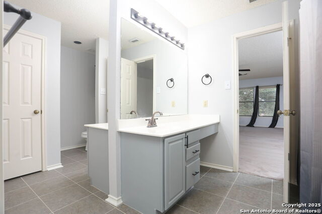 Image 20 of 33 For 2558 Ashley Oak Dr